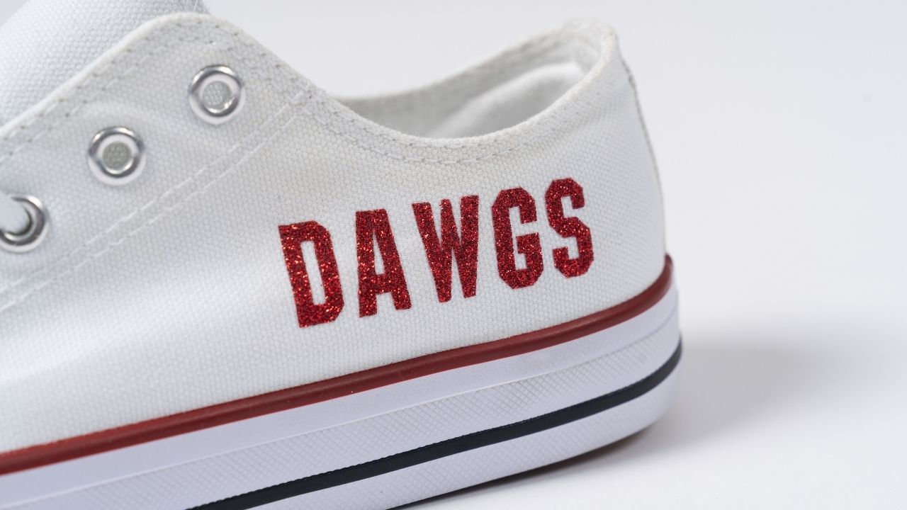 Schuhe mit Glitzer bedrucken veredeln