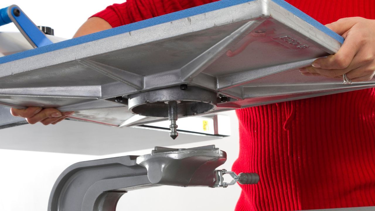 Hotronix Bodenplatten austauschen